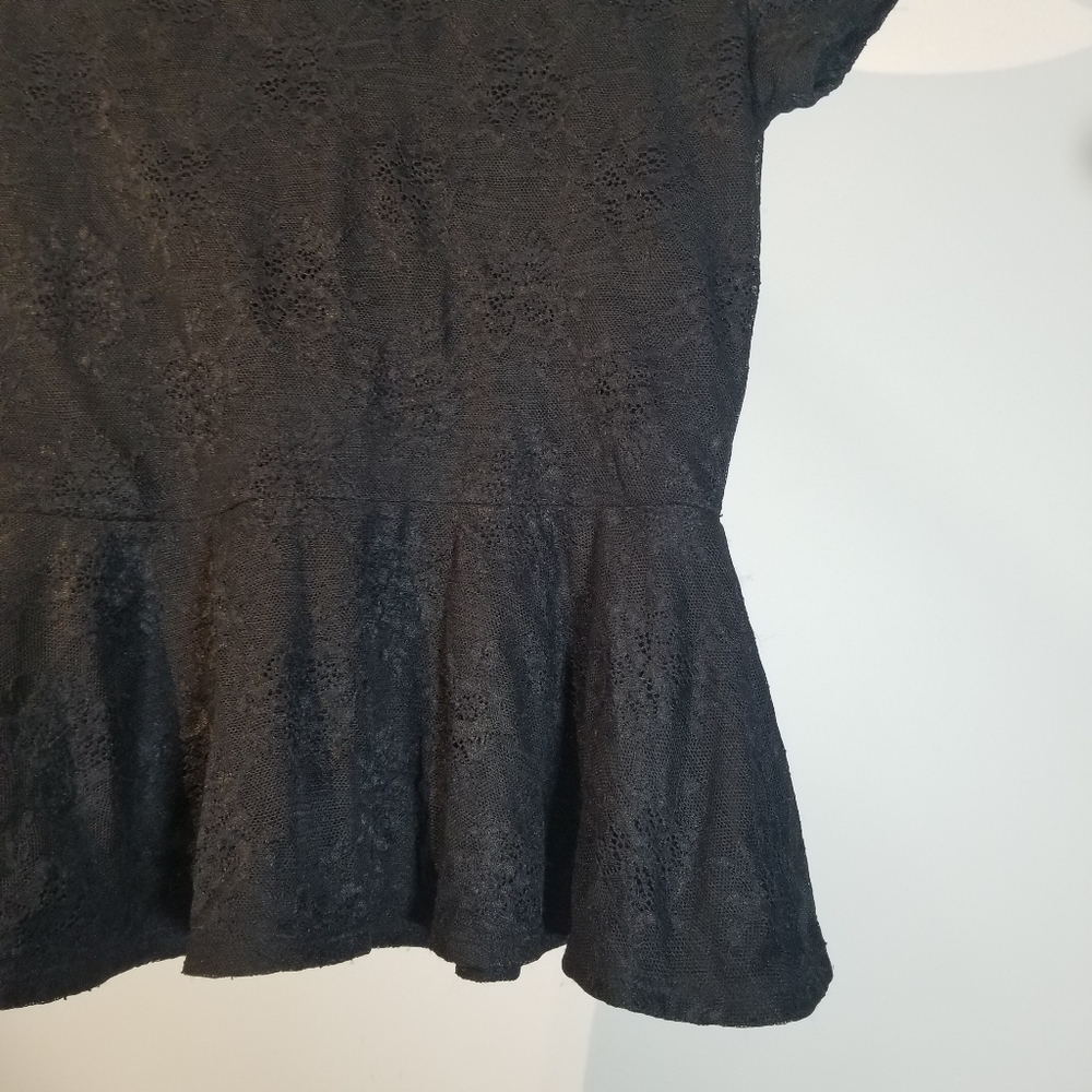 Top Peplum Blouse | All-black | Cap Sle… - Picture 5 of 15
